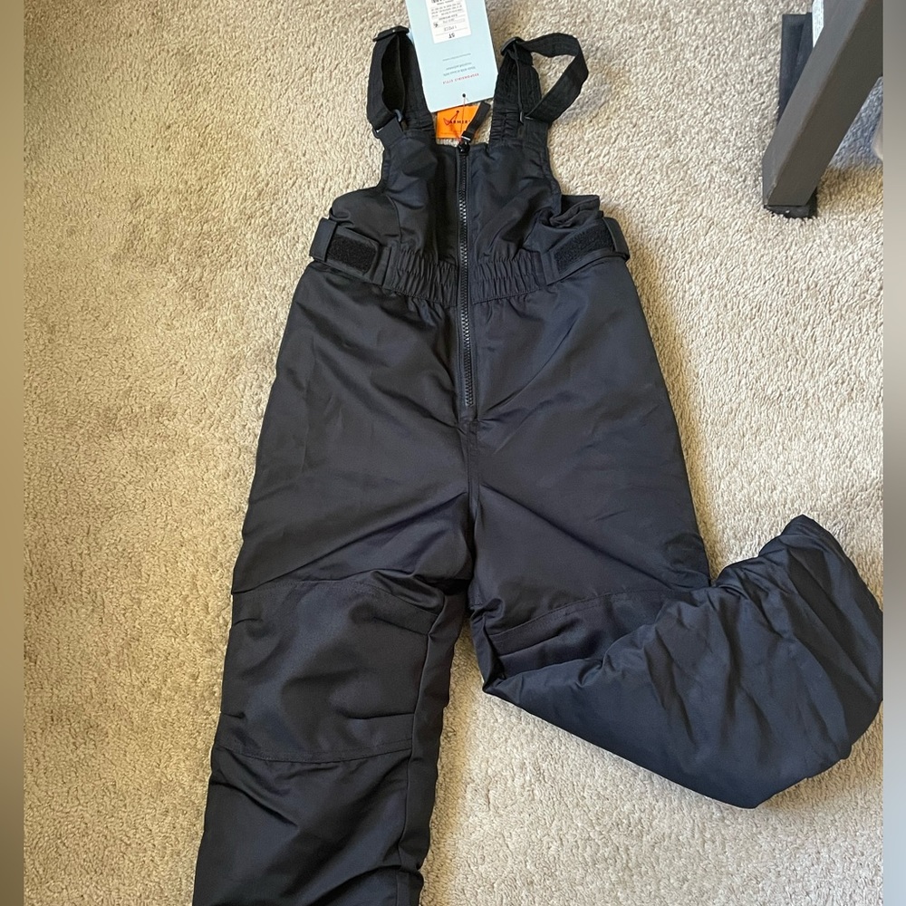 NWT toddler snow bib